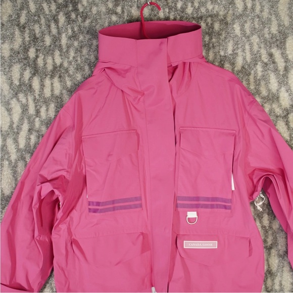 Canada Goose Women's Mordaga Rain Jacket in Summit Pink Size Medium 8801L1 $970 - Picture 8 of 16
